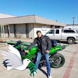 Meet your Posher, Elias